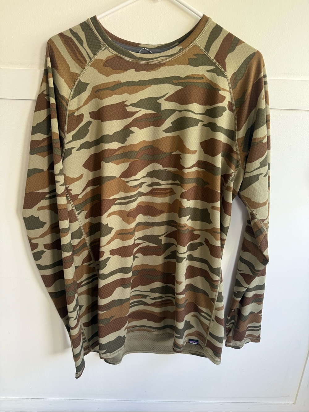 Patagonia Men's Capilene Midweight Crew Base Layer Long Sleeve Shirt Camo Sz XL
